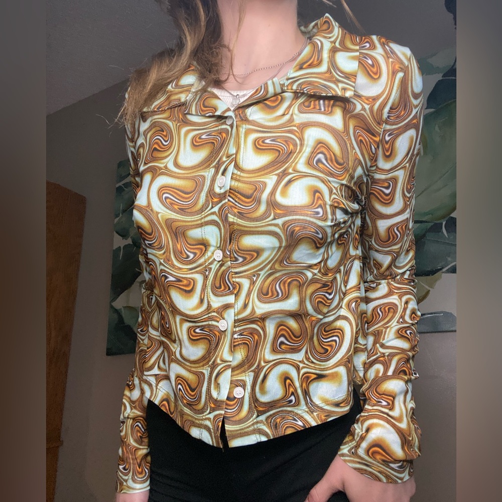 Cropped patterned button-up - Picture 3 of 9